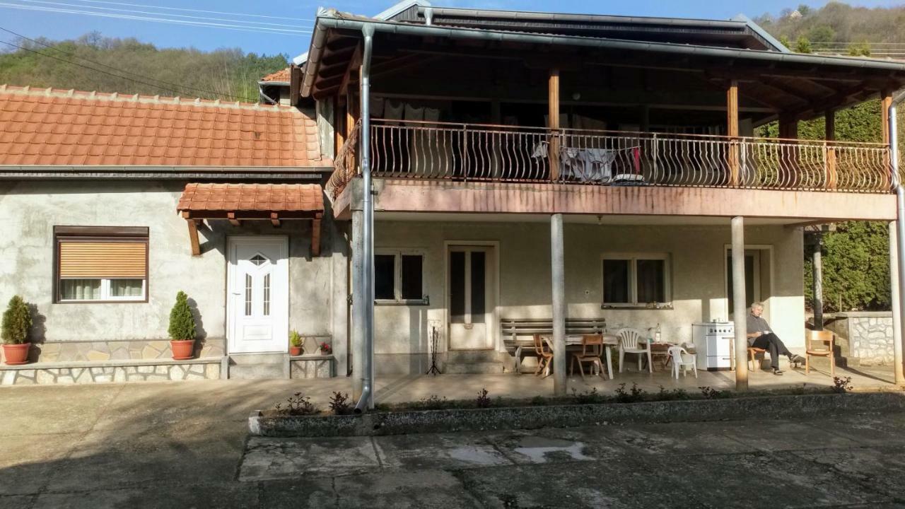 Guest House Green View Pirot Exteriör bild